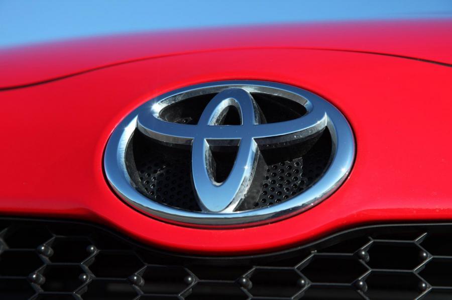  Toyota Yaris SE 2012 года  (фото 4 из 33)